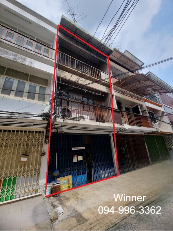 For SaleShophouseRama3 (Riverside),Satupadit : For sale, 3-story shophouse, Nakhon Thai Village. Sathu Pradit Road 31, Soi 5, near Central Rama 3 and the business area, price 3.5 million baht.