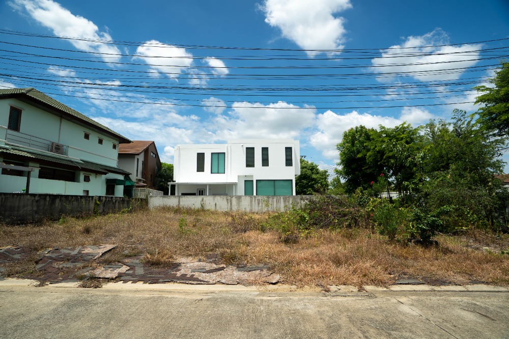 For SaleLandPhutthamonthon, Salaya : 💥Corner plot of land for sale, 107.2 sq m., in Busarakam Park Lane Village, Sala Thammasop Road, Thawi Watthana, connected to Phutthamonthon Sai 2-3💥