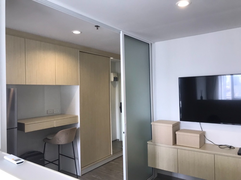 For SaleCondoBang Sue, Wong Sawang, Tao Pun : Condo for sale: Regent Bang Son, Phase 28, Building D, 23rd floor, open view, south side, beautiful built-ins throughout the room, selling price 1.73 million baht.