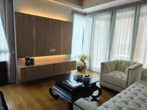 For RentCondoWitthayu, Chidlom, Langsuan, Ploenchit : Luxury condo for rent🔥Prive by Sansiri🔥2nd floor🔥97 sq m.🔥Corner room with very wide balcony🔥fully furnished🔥 R2609-05