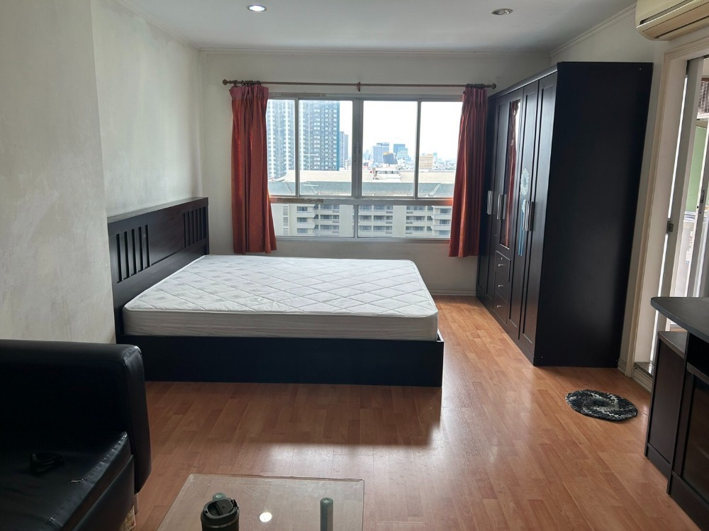 For RentCondoRamkhamhaeng, Hua Mak : LP44238  Lumpini Ram44, floor 14, pool view 31 sqm. 6,500 baht 099-251-6615