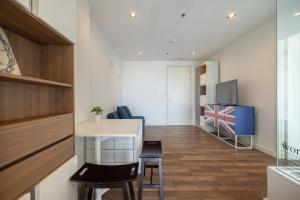 ขายคอนโดท่าพระ ตลาดพลู วุฒากาศ : รหัส JIEW620 ขาย The Room Sathorn Taksin