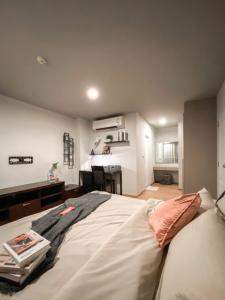 ขายคอนโดอ่อนนุช อุดมสุข : 🔥  [ขาย] [ HIVE Sukhumvit 65 ] 1 ห้องนอน Built-in แต่งสวย  พร้อมอยู่ เพียง 5.3 ล้านบาท !!!!ใกล้ BTS เอกมัย และ Gateway Ekkamai 👍 (English Below) CA210347