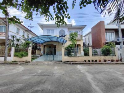 ขายบ้านเกษตรศาสตร์ รัชโยธิน : ขาย บ้านนันทวัน วัชรพล (ต่อเติมพิเศษโรงรถ และห้องครัว) บนเนื้อที่ 52.5 ตร.ว. 195 ตร.ม. 3 ห้องนอน 2 ห้องน้ำ จอดรถในบ้านได้ 2 คัน