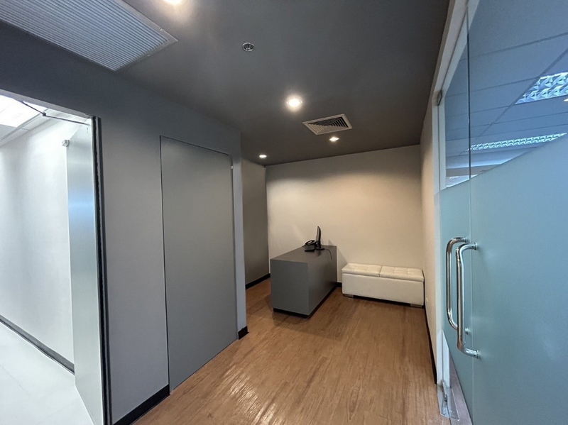 For RentOfficeLadprao, Central Ladprao : For Rent Bangkok Office Phaholyothin BTS Ha Yaek Lat Phrao MRT Paholyothin Chatuchak BRE18903