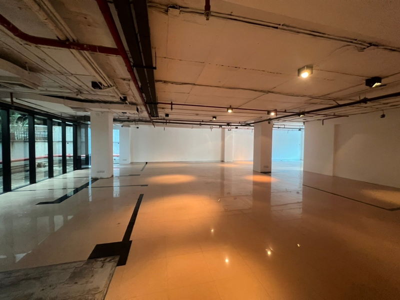 ให้เช่าสำนักงานคลองเตย กล้วยน้ำไท : For Rent Bangkok Office Sukhumvit BTS Asok MRT Sukhumvit Watthana BRE18210