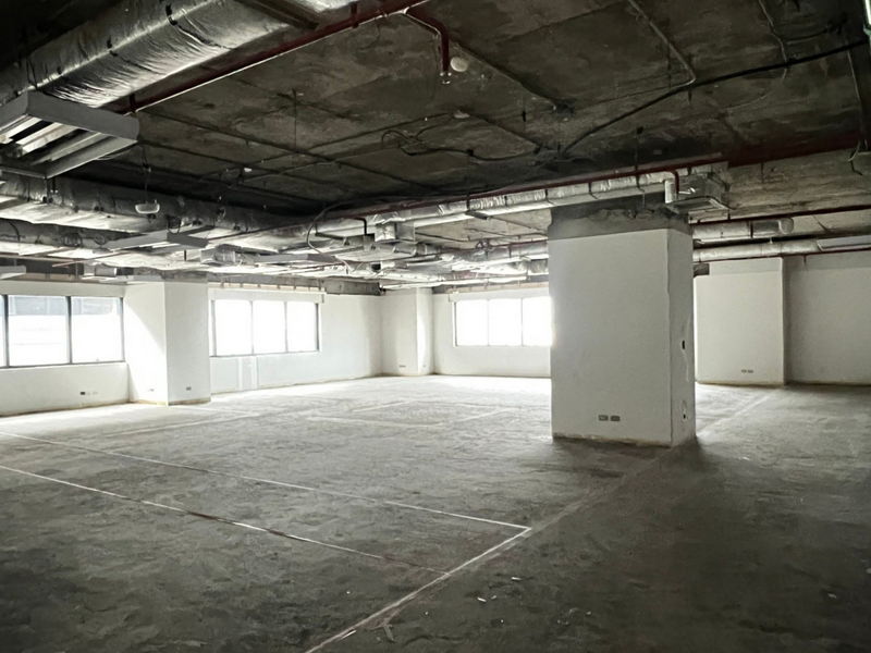 ให้เช่าสำนักงานคลองเตย กล้วยน้ำไท : For Rent Bangkok Office Sukhumvit 21 BTS Asok MRT Phetchaburi Watthana BRE18012