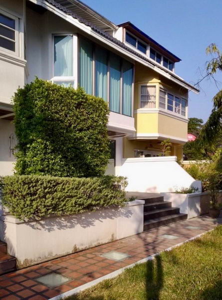 ให้เช่าทาวน์เฮ้าส์/ทาวน์โฮมคลองเตย กล้วยน้ำไท : For Sale and Rent Bangkok Town House Sukhumvit BTS Thong Lo Watthana BRE17494