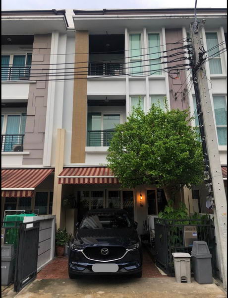 For SaleTownhouseRatchadapisek, Huaikwang, Suttisan : For Sale Bangkok Town House Lat Phrao Wang Thonglang BRE16820