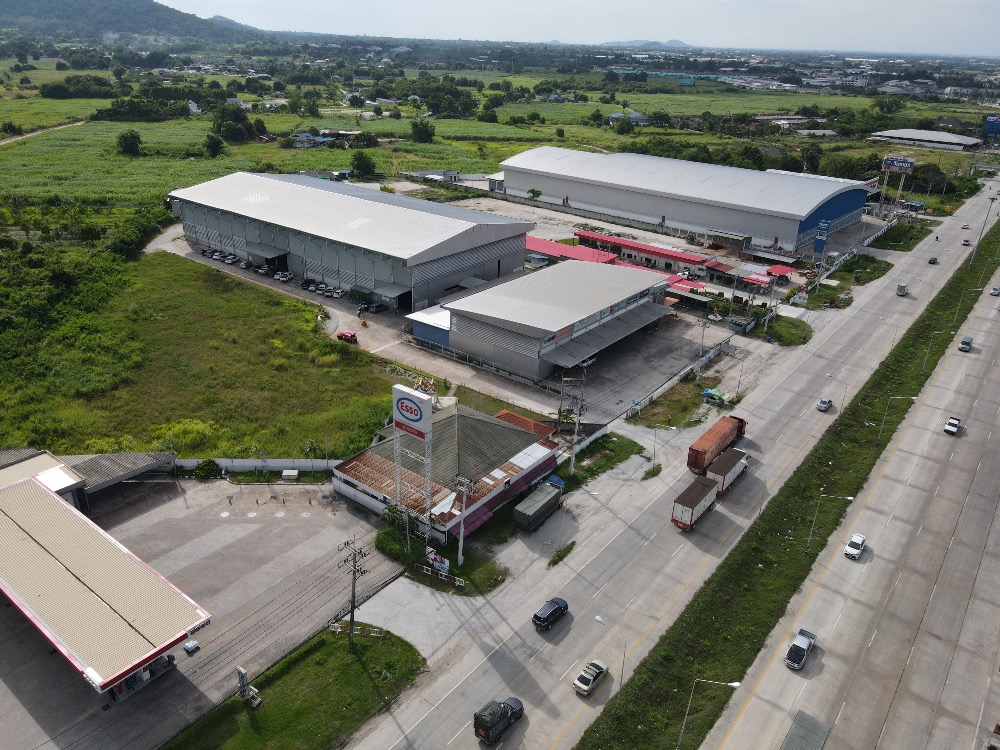 For SaleFactorySriracha Laem Chabang Ban Bueng : For sale 2 factories + warehouses, has an office section and empty land, very good location, next to the main road, 344 inbound.