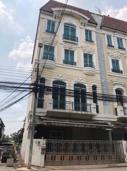 For RentTownhouseKasetsart, Ratchayothin : For Rent Bangkok Town House Baan Klang Muang Monte-Carlo Ratchavipha Vibhavadi Chatuchak BRE16147