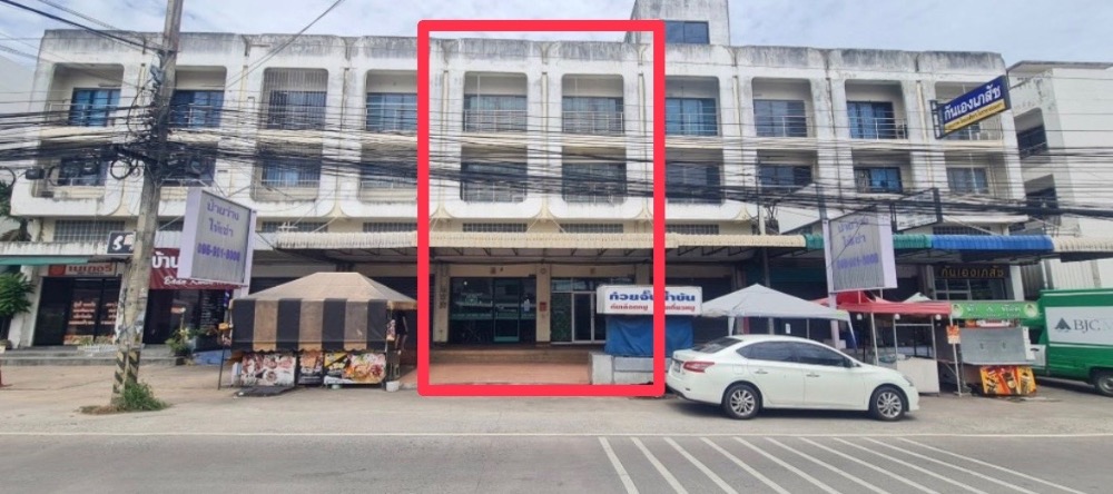 For SaleShophouseSriracha Laem Chabang Ban Bueng : Urgent sale‼️Commercial building, 3 and a half floors, 2 units.