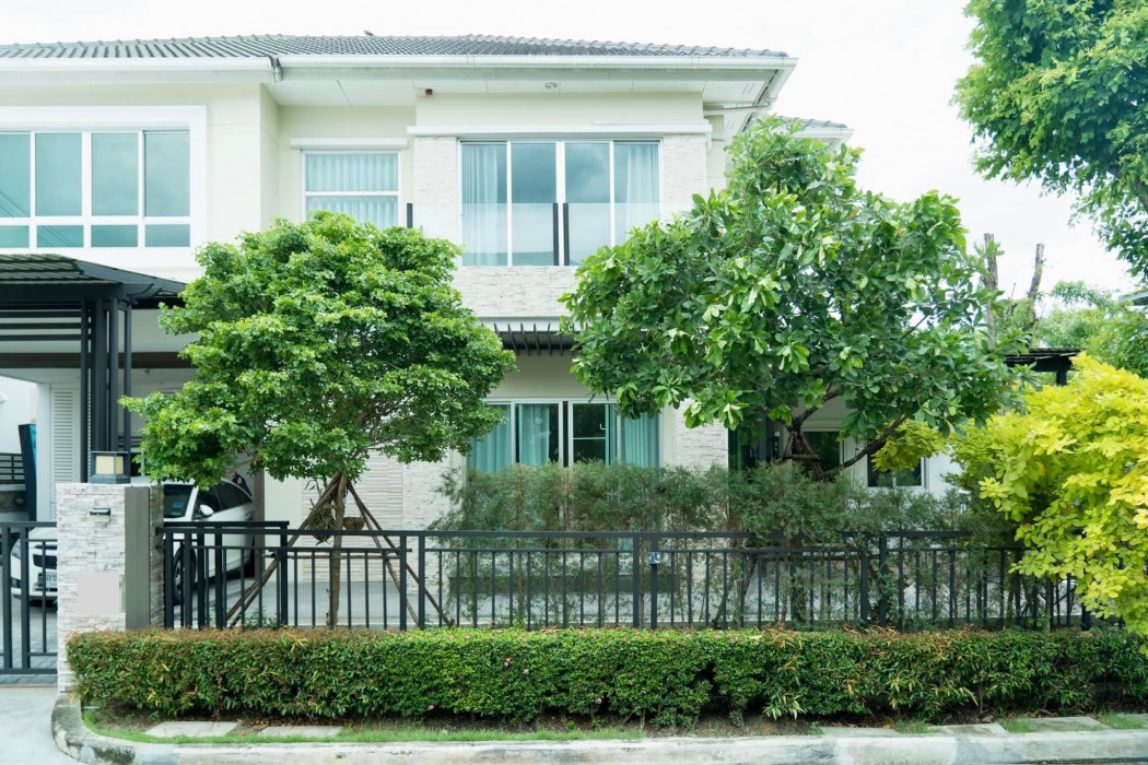 ขายบ้านพัฒนาการ ศรีนครินทร์ : ขาย บ้านเดี่ยว Grand Bangkok Boulevard Rama 9-Srinagarindra แปลงมุม
