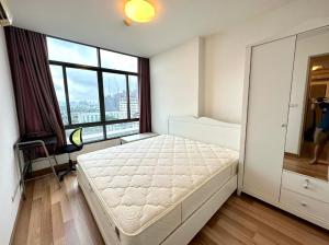 For RentCondoOnnut, Udomsuk : ★ Ideo Blucove Sukhumvit ★ 44 sq m., 11th floor (2 bedrooms, 1 bathroom) ★ Next to BTS Udomsuk Station ★ Very convenient travel. ★Near many department stores and shopping areas ★Complete electrical appliances★