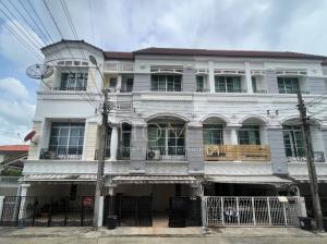 For SaleTownhouseYothinpattana,CDC : Townhome Baan Klang Muang Ladprao - Yothin Phatthana / 3 bedrooms (FOR SALE), Baan Klang Muang Ladprao - Yothin Phatthana / Townhome 3 Bedrooms (FOR SALE) RUK637