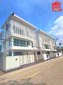 For SaleHouseRama9, Petchburi, RCA : 3-story detached house Rama 9 Residence with elevator near Airport Link Hua Mak Station For Sale House Rama9 Residence