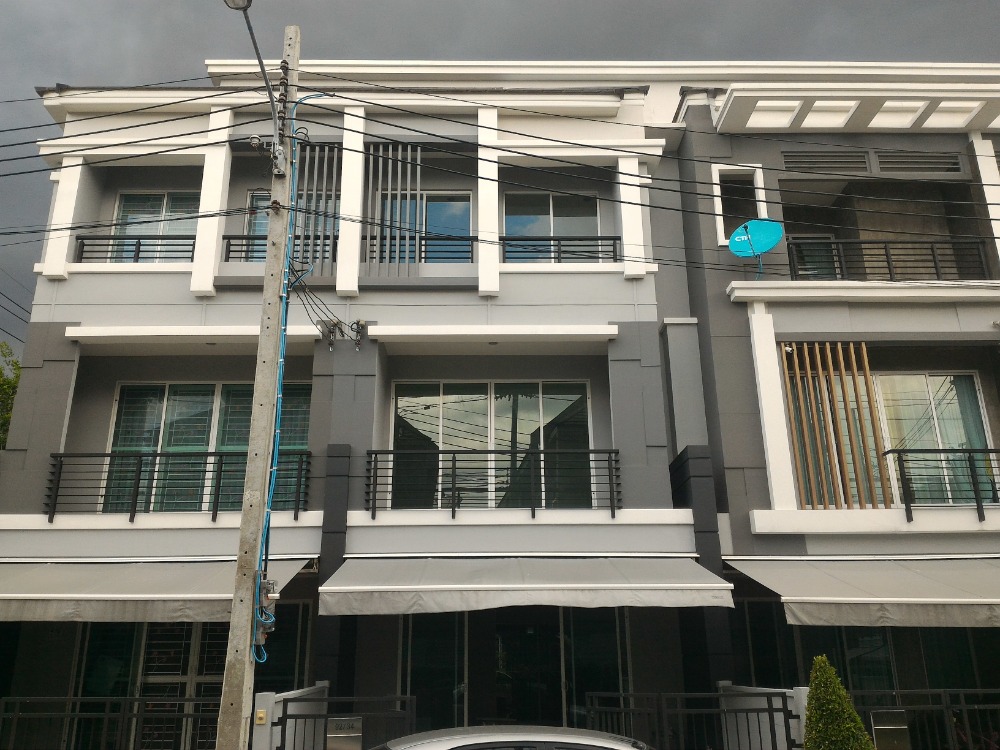 For SaleTownhouseRama5, Ratchapruek, Bangkruai : 3-story townhouse, Baan Klang Muang Pibulsongkram Rd., Nonthaburi