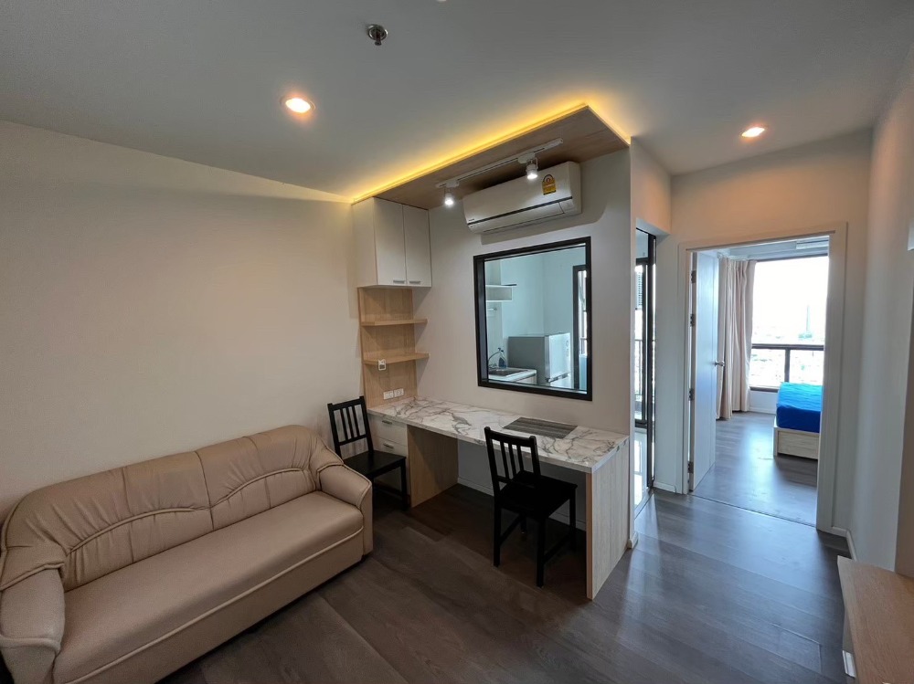 For SaleCondoBang Sue, Wong Sawang, Tao Pun : There is nothing more worthwhile than this!!!! Condo for sale, The Stage Taopoon Interchange, The Stage Taopoon Interchange, 32nd floor, river view, good price, area size 33.67 sq m, near MRT Taopoon Station.