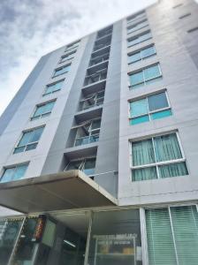 For RentCondoRatchadapisek, Huaikwang, Suttisan : Urgent for rent!! Ratchada City 18, Phethai Building, area 25 sq m., 1st floor.
