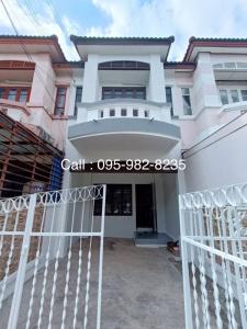 For SaleTownhousePathum Thani,Rangsit, Thammasat : For Sell!!! 2-story townhome, Parichat 345 Village