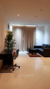 ขายคอนโดสาทร นราธิวาส : P08280923  ขาย/For Sale Condo  The Empire Place (ดิ เอ็มไพร์ เพลซ)  1นอน 65ตร.ม ชั้น20 ห้องสวย เฟอร์ครบ พร้อมอยู่
