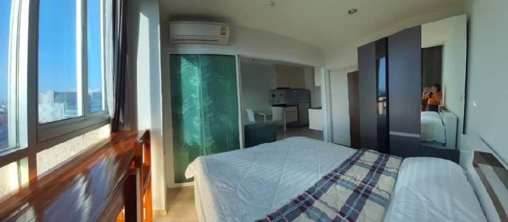 For SaleCondoRatchadapisek, Huaikwang, Suttisan : Urgent sale 🔥🔥 Condo Noble revolve ratchada1, size 26 sq m., 8th floor, price 4.2 million baht, near MRT Cultural Center. Very good location 🔥