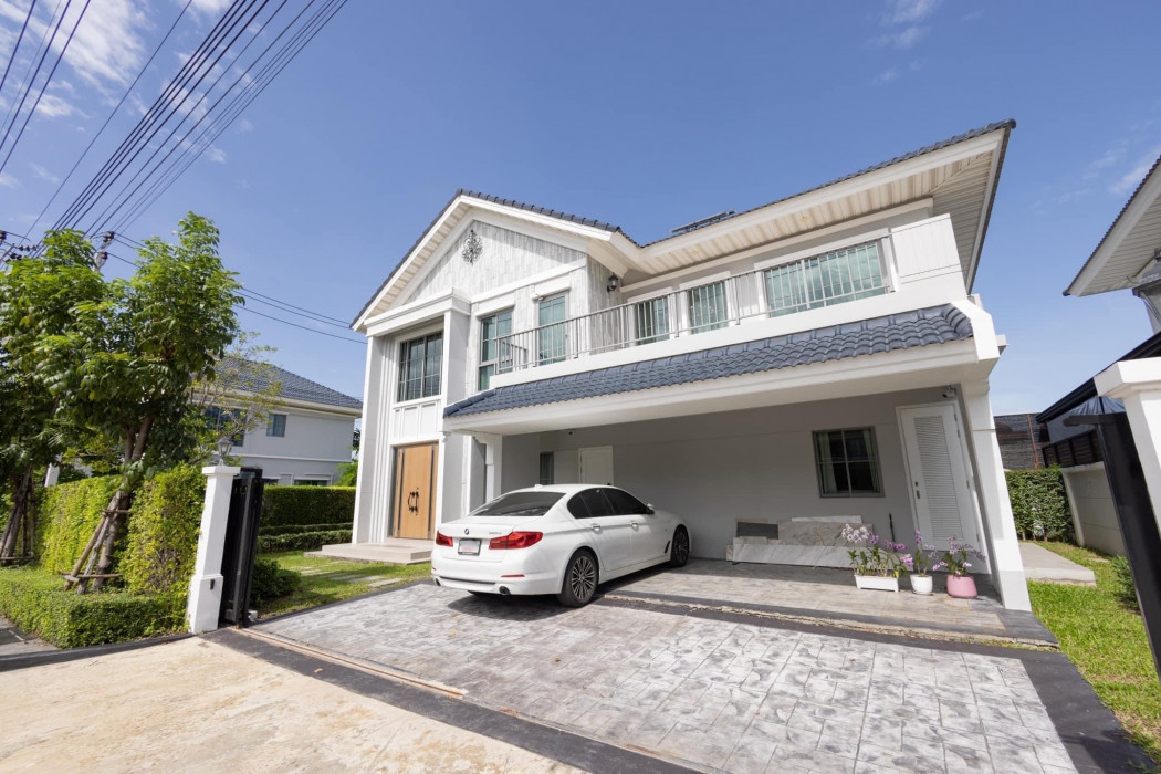 For SaleHouseSamut Prakan,Samrong : Luxury decorated house for sale, Perfect Residence Sukhumvit 77 - Suvarnabhumi, corner plot.