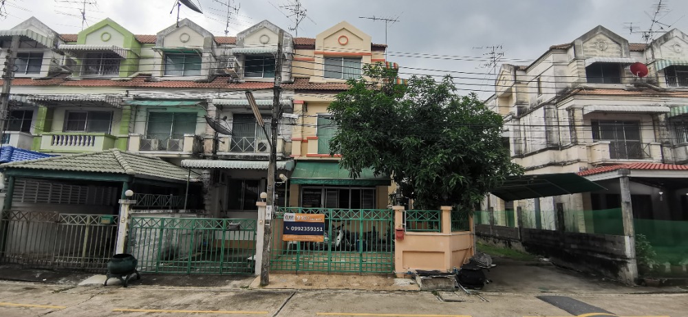 For SaleTownhouseEakachai, Bang Bon : 3-story townhouse for sale, Sinsap Nakhon Garden Village, Kanchanaphisek, Bang Khae, Bangkok.