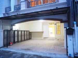 For RentTownhouseYothinpattana,CDC : 🔥🔥 Home Office 🔥🔥 Townhome for rent, 3 floors, corner unit 🔥🔥 Village in the middle of the city Lat Phrao-Yothin Phatthana 🚆‼️‼️