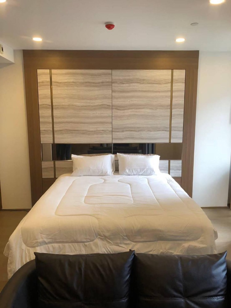 For RentCondoSiam Paragon ,Chulalongkorn,Samyan : ★ Ashton Chula-Silom ★ 34 sq m., 11th floor (1 bedroom, 1 bathroom), ★ near Mrt Samyan and Bts Saladaeng ★ opposite Chamchuri Square ★ many amenities ★ Complete electrical appliances