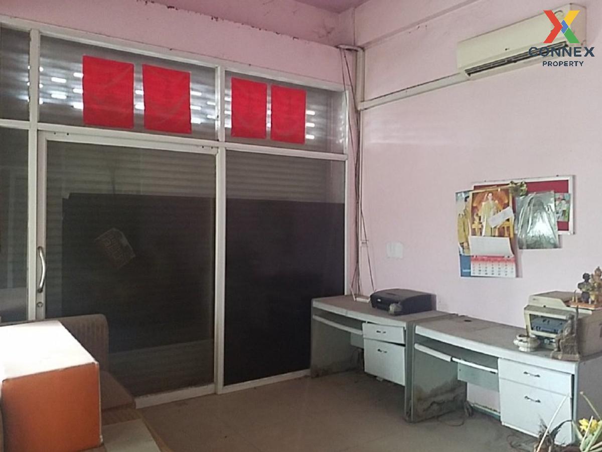 For SaleShophousePattaya, Bangsaen, Chonburi : For Sale Commercial building, 3 storey, Sirisasantikham Pattaya , Nong Pla Lai , Bang Lamung , Chon Buri , CX-85344
