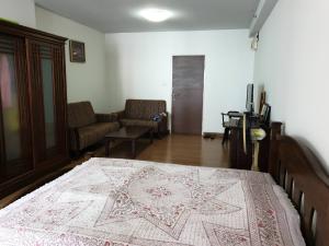 For SaleCondoKasetsart, Ratchayothin : Condo for sale Supalai Park Kaset (Supalai Park Kaset Intersection), swimming pool view, walk to BTS Kaset Intersection, Senanikom BTS, can walk.