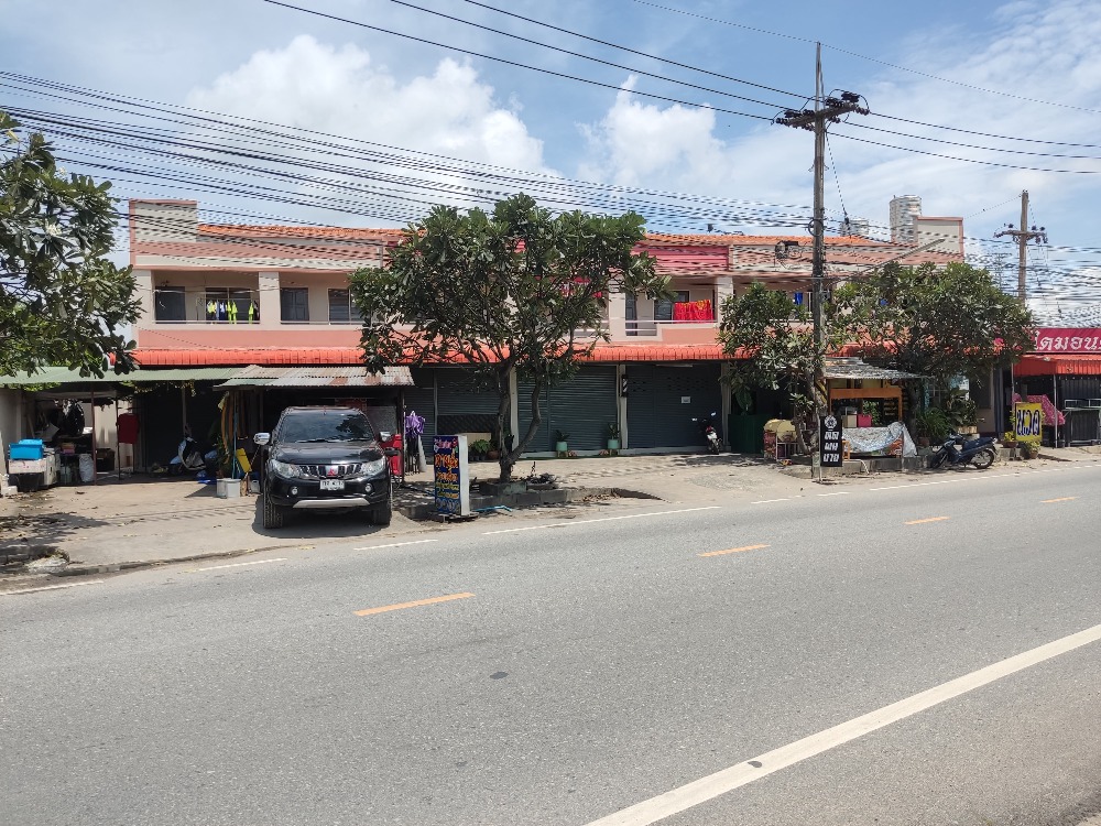 For SaleBusinesses for saleSriracha Laem Chabang Ban Bueng : Profit 720,000 THB per year!!! Apartment for sale 23 rooms area over 1 rai Noen Rai Song Intersection , Sriracha Chonburi near Laem Chabang Industrial Estate.