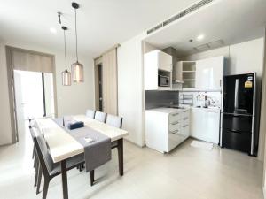 For RentCondoWitthayu, Chidlom, Langsuan, Ploenchit : For rent 2 bedrooms , the condominium with special entrance directly to BTS Ploenchit