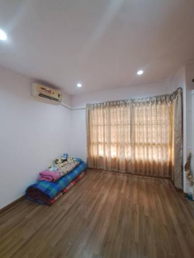 For RentTownhousePattanakan, Srinakarin : For rent: Townhome Village Light Pattanakarn 110 sq m. 19 sq m.
