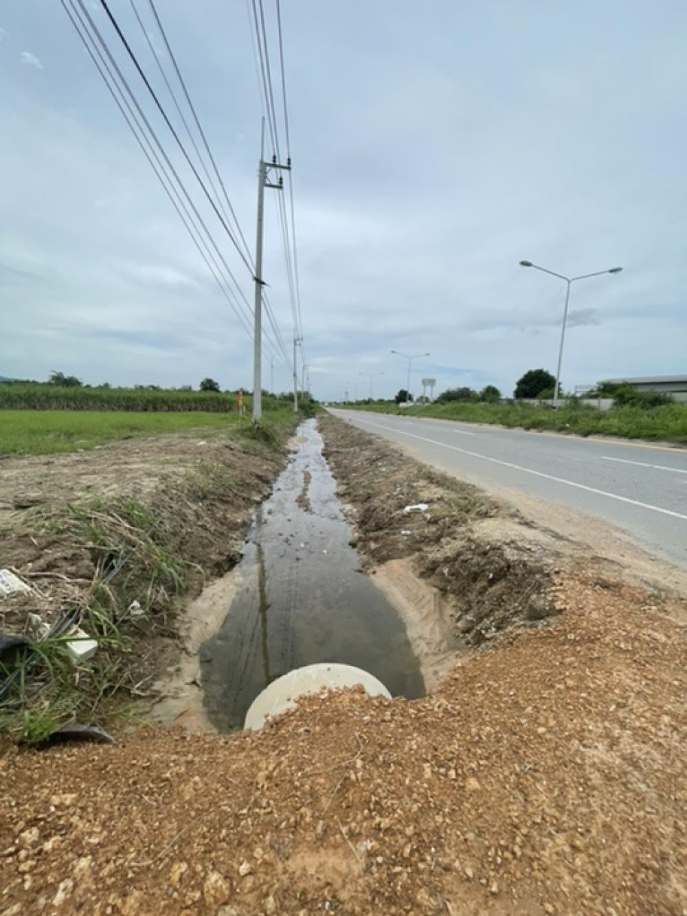 For SaleLandSriracha Laem Chabang Ban Bueng : Land for sale in Chonburi, Ban Bueng, next to the highway, 20 rai, mountain view, suitable for a factory, gas station, allocated beautiful land.