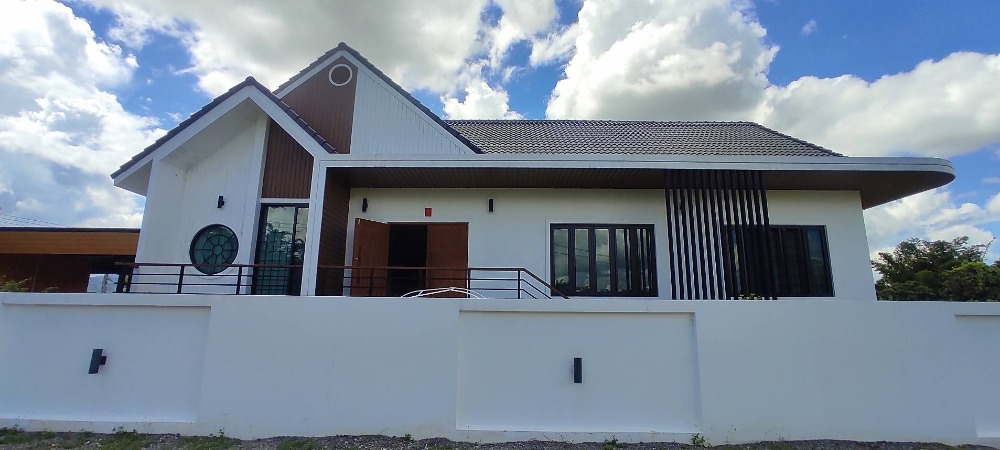 For SaleHousePhayao : House for sale + shop that can be used as a rice field cafe with 2.57 rai of land.