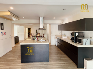 For SaleCondoSukhumvit, Asoke, Thonglor : FOR SALE | 3-bedroom condo | 225 SqM | Sukhumvit 39 | Phrom Phong