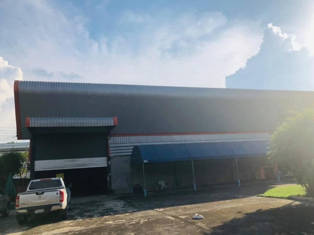 For SaleWarehousePathum Thani,Rangsit, Thammasat : Warehouse and office for sale The crane can hold 5 tons. 2 trailer trucks can enter. Parking for 10 cars