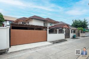 For SaleHouseOnnut, Udomsuk : Would like to have a house in Sukhumvit Thonglor-Ekkamai but finding prices high? Consider this option Pakamas Pridi 14 village