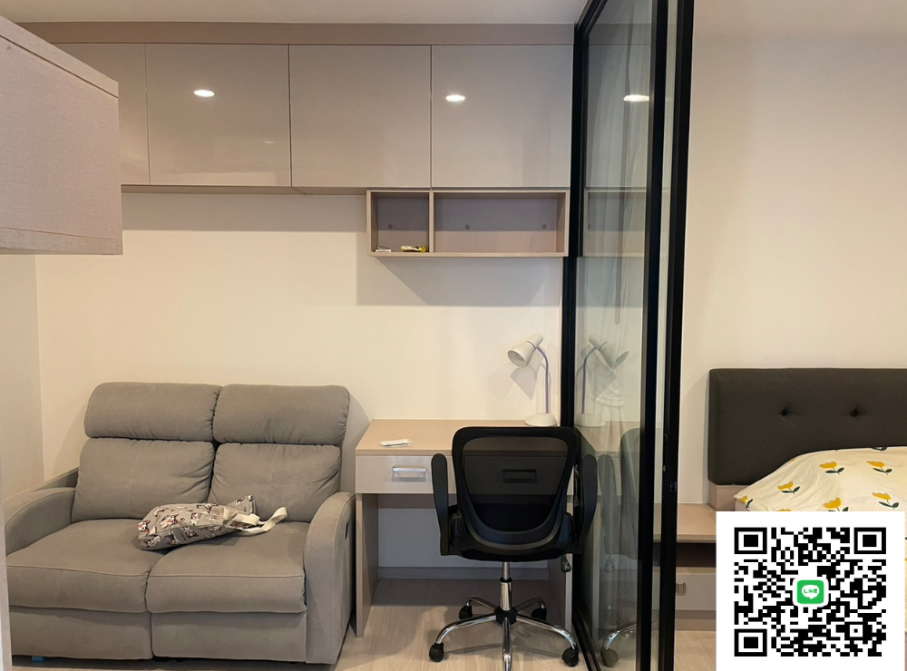 For SaleCondoRama9, Petchburi, RCA : ⭐️ Life Asoke, good price, owner selling urgently ⭐️ Size 29 sq m, 1 bedroom, 1 bathroom, 15th floor, good position, pool view, very beautiful at night, prime location, next to MRT Phetchaburi Airport Link. If interested, contact 064-5861784 / Line 2566bc