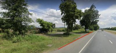 For SaleLandLop Buri : For sale, land close to Saraburi Lomsak highway, with an area of almost 6 rai. It is suitable for building a petrol station or warehouse