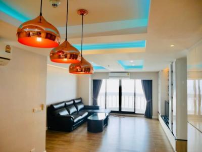 For SaleCondoSilom, Saladaeng, Bangrak : Condo for sale, 2 bedrooms, State Tower Silom, 134 sq m., price below market. Sold with tenant, river view