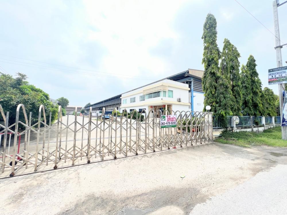 For RentFactorySamut Prakan,Samrong : Large warehouse for rent, has a certificate, convenient transportation. There are many ways to enter and exit.
