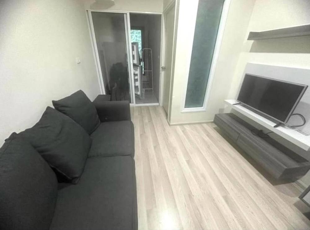 For RentCondoRatchadapisek, Huaikwang, Suttisan : Centric Huai Khwang Station This is located very close to MRT Huai Khwang (120 meters) , Fortune Town , The Street Ratchada and Central Plaza.
