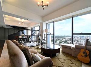 For RentCondoSathorn, Narathiwat : Luxurious condo for rent in the heart of Sathorn The Met, size 366 sqm