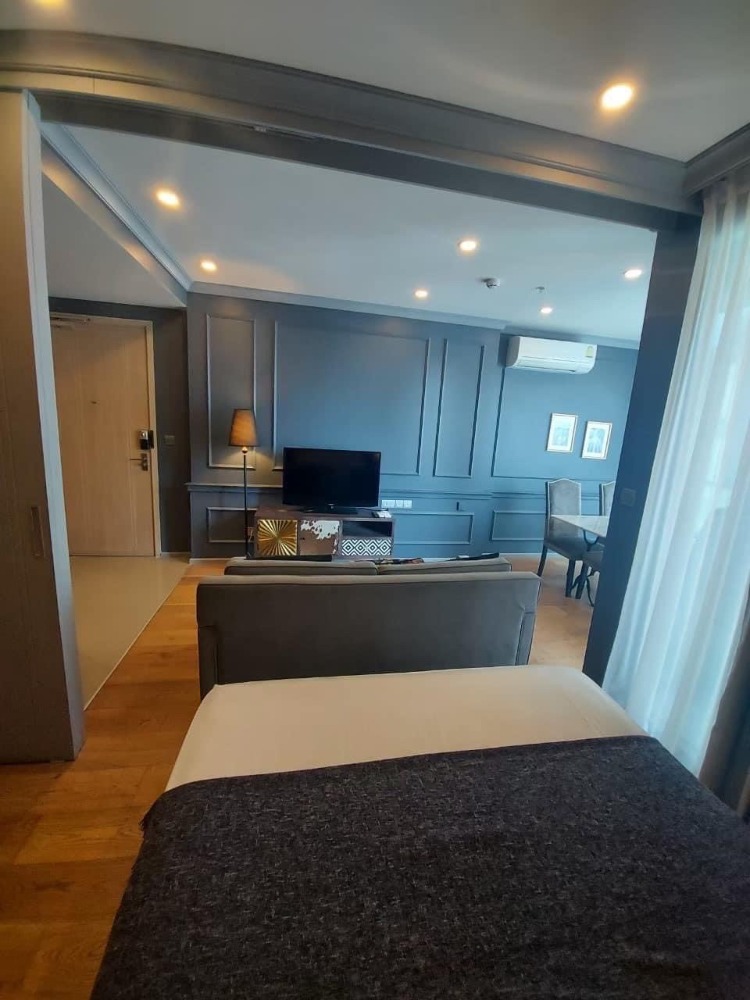 For RentCondoRatchathewi,Phayathai : ★ IDEO Q Chidlom ★ 35 sq m., 23rd floor (1 bedroom), ★near BTS Chidlom station★ Many shopping areas★ Complete electrical appliances The journey is comfortable. The city view is very beautiful.
