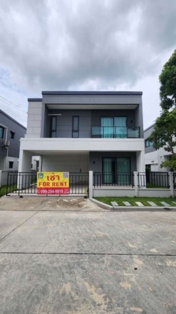 For RentHouseBangna, Bearing, Lasalle : For Rent luxury, style, and exclusivity 4-bedroom modern minimalist single detached house in Centro Bangna Km 7