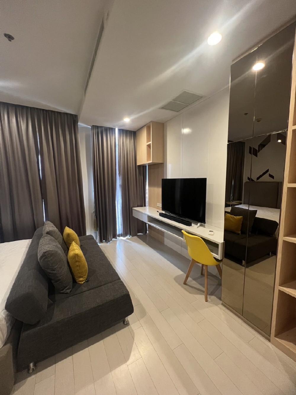 For RentCondoWitthayu, Chidlom, Langsuan, Ploenchit : 𝐍𝐨𝐛𝐥𝐞 𝐏𝐥𝐨𝐞𝐧𝐜𝐡𝐢𝐭 For rent 1 Bedroom, big room, very good price.