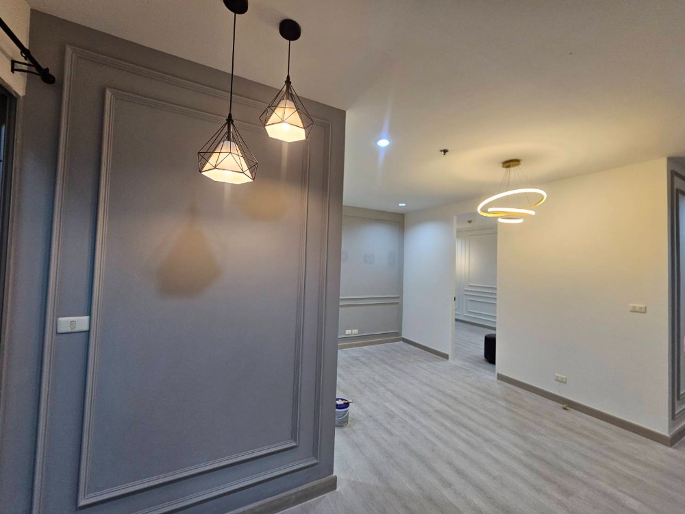 For SaleCondoPattanakan, Srinakarin : Selling parkland srinikirin 2 bed, best price in the building, hurry up, room already renovated, 3.19 million baht.
